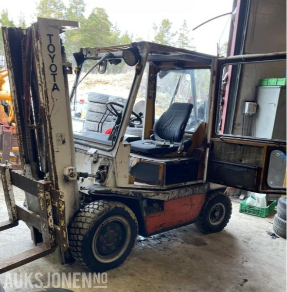 1980 Toyota Truck reparasjonsobjekt - Materjali käitlemise seade: pilt 4 1980 Toyota Truck reparasjonsobjekt - Materjali käitlemise seade: pilt 4