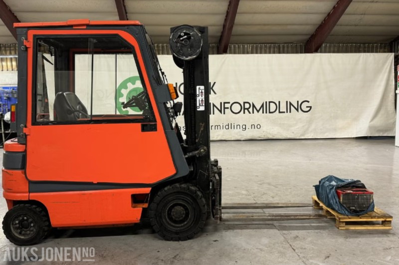 1995 Toyota FBM25 - Materjali käitlemise seade: pilt 4 1995 Toyota FBM25 - Materjali käitlemise seade: pilt 4