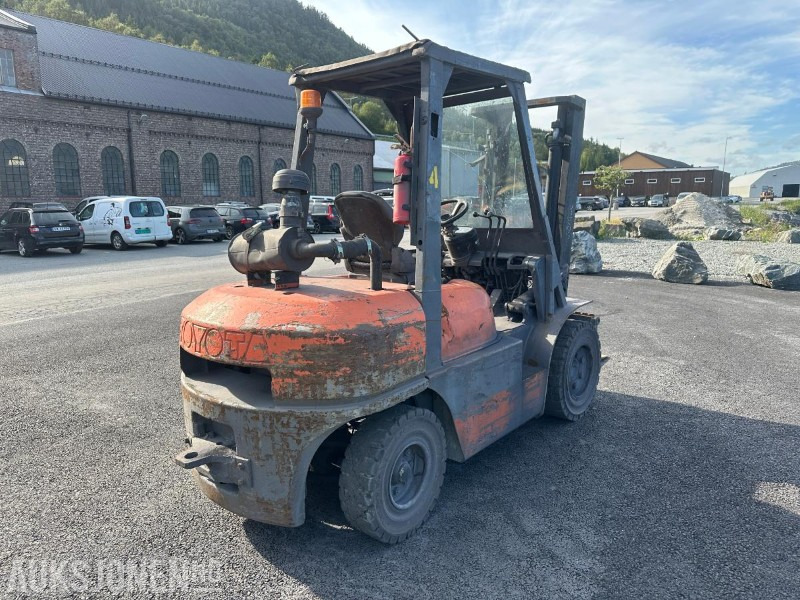 1997 Toyota 02-6fD35 Gaffeltruck / Motvektstruck - Materjali käitlemise seade: pilt 5 1997 Toyota 02-6fD35 Gaffeltruck / Motvektstruck - Materjali käitlemise seade: pilt 5