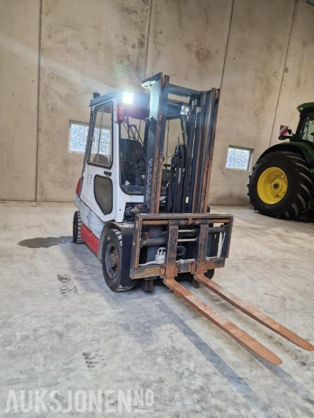 1997 Toyota 6FD25 - Diesel Gaffeltruck - Materjali käitlemise seade: pilt 4 1997 Toyota 6FD25 - Diesel Gaffeltruck - Materjali käitlemise seade: pilt 4