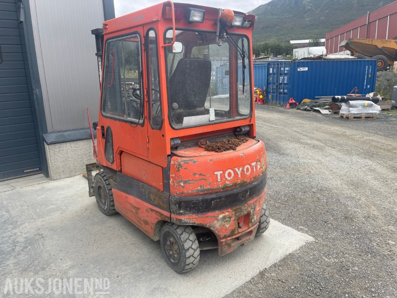 1998 Toyota truck - Materjali käitlemise seade: pilt 3 1998 Toyota truck - Materjali käitlemise seade: pilt 3