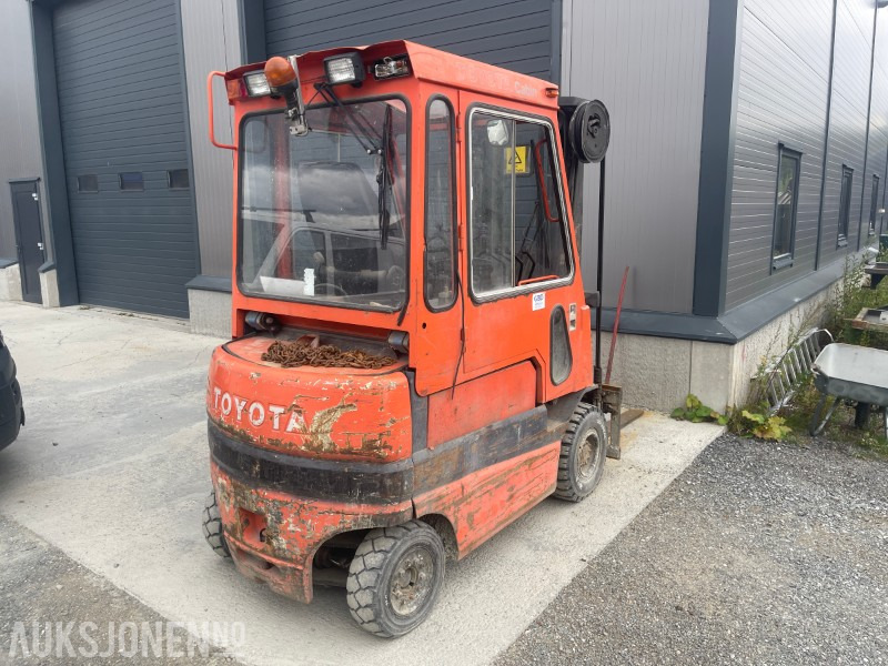 1998 Toyota truck - Materjali käitlemise seade: pilt 4 1998 Toyota truck - Materjali käitlemise seade: pilt 4