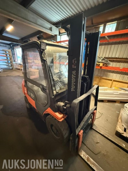 2000 Toyota 62-7FDF25 Gaffeltruck - Materjali käitlemise seade: pilt 3 2000 Toyota 62-7FDF25 Gaffeltruck - Materjali käitlemise seade: pilt 3