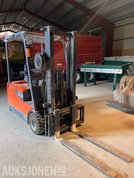2001 Toyota 5FBE15 elektrisk motvektstruck - Materjali käitlemise seade: pilt 2 2001 Toyota 5FBE15 elektrisk motvektstruck - Materjali käitlemise seade: pilt 2