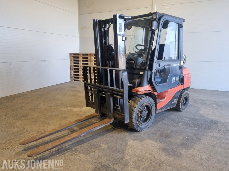 2007 Toyota 02-7FGF30 gasstruck 3T 5170 timer - Materjali käitlemise seade: pilt 1 2007 Toyota 02-7FGF30 gasstruck 3T 5170 timer - Materjali käitlemise seade: pilt 1