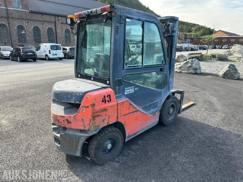 2008 Toyota Toyota Tonero 25 8FDF25 Gaffeltruck / Motvektstruck - Materjali käitlemise seade: pilt 3 2008 Toyota Toyota Tonero 25 8FDF25 Gaffeltruck / Motvektstruck - Materjali käitlemise seade: pilt 3