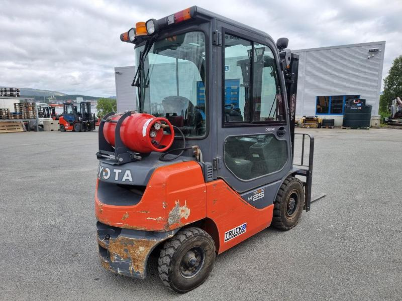 2010 Toyota 2010 Toyota 02-8FGF25 - 2,5 tonns propantruck - 4,7 m løftehøyde - Materjali käitlemise seade: pilt 3 2010 Toyota 2010 Toyota 02-8FGF25 - 2,5 tonns propantruck - 4,7 m løftehøyde - Materjali käitlemise seade: pilt 3