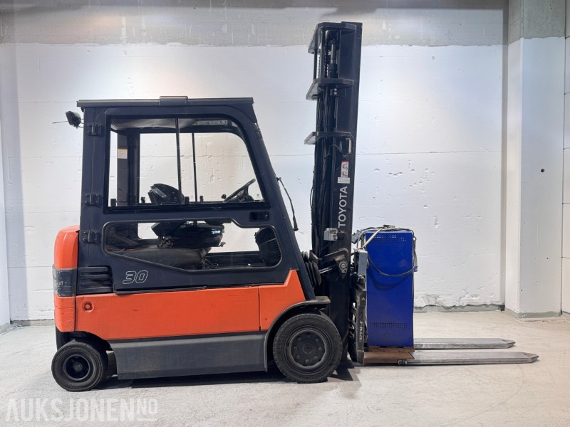 2012 Toyota 7FBMF30 Elektrisk Gaffeltruck - Materjali käitlemise seade: pilt 5 2012 Toyota 7FBMF30 Elektrisk Gaffeltruck - Materjali käitlemise seade: pilt 5