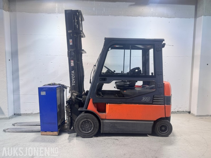 2012 Toyota 7FBMF30 Elektrisk Gaffeltruck - Materjali käitlemise seade: pilt 3 2012 Toyota 7FBMF30 Elektrisk Gaffeltruck - Materjali käitlemise seade: pilt 3