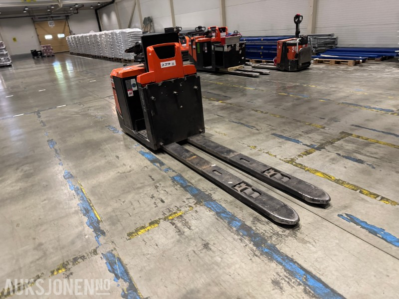2013 BT OSE250P – Plukktruck 2.5 tonn – Hevbar førerplass - Materjali käitlemise seade: pilt 2 2013 BT OSE250P – Plukktruck 2.5 tonn – Hevbar førerplass - Materjali käitlemise seade: pilt 2