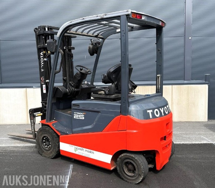 2014 Toyota 8FBMKT25 – 2,5T elektrisk gaffeltruck - Materjali käitlemise seade: pilt 3 2014 Toyota 8FBMKT25 – 2,5T elektrisk gaffeltruck - Materjali käitlemise seade: pilt 3
