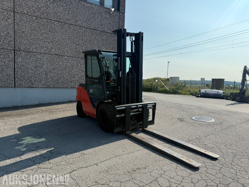 2019 Toyota 40-8FD45N Dieselmotvektstruck - KUN 1120 timer - Materjali käitlemise seade: pilt 3 2019 Toyota 40-8FD45N Dieselmotvektstruck - KUN 1120 timer - Materjali käitlemise seade: pilt 3