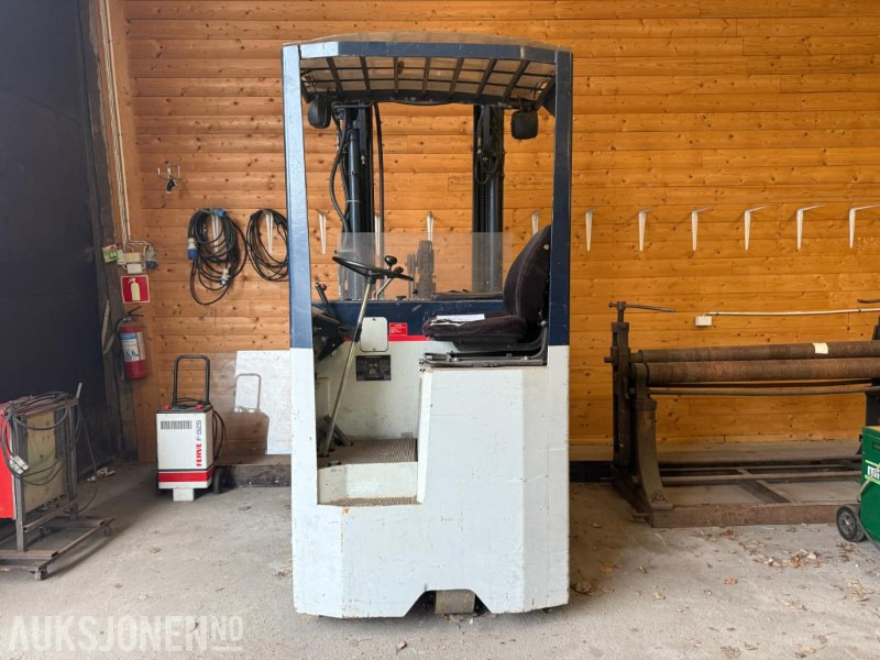 Komatsu skyvemassttruck m/defekt batteri. - Materjali käitlemise seade: pilt 1 Komatsu skyvemassttruck m/defekt batteri. - Materjali käitlemise seade: pilt 1