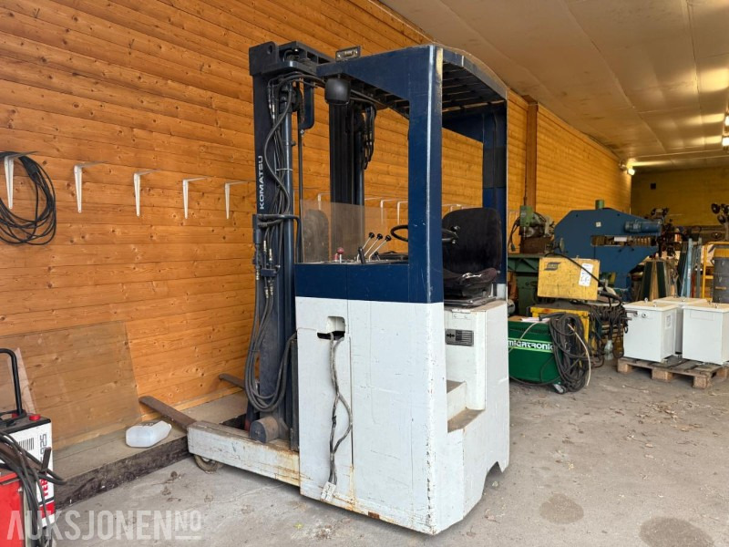 Komatsu skyvemassttruck m/defekt batteri. - Materjali käitlemise seade: pilt 2 Komatsu skyvemassttruck m/defekt batteri. - Materjali käitlemise seade: pilt 2