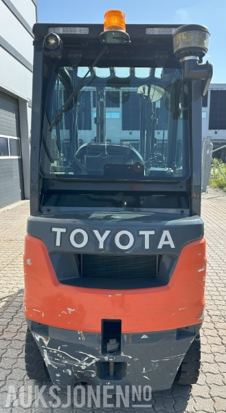Toyota 42-8FDF15 - Materjali käitlemise seade: pilt 3 Toyota 42-8FDF15 - Materjali käitlemise seade: pilt 3