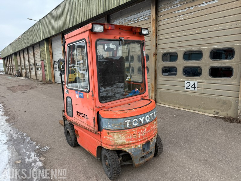 Toyota FBM 16 truck - Løftehøyde 4700 mm - REP objekt - Materjali käitlemise seade: pilt 4 Toyota FBM 16 truck - Løftehøyde 4700 mm - REP objekt - Materjali käitlemise seade: pilt 4