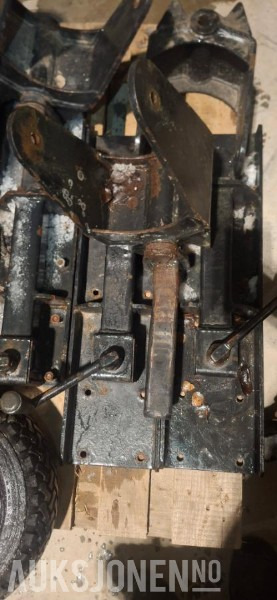 2000 Hjul til 2 trinns snøfres Westbjørn / Hydromann / Snowline 2450 / 2500 - - Põllutööseade: pilt 4 2000 Hjul til 2 trinns snøfres Westbjørn / Hydromann / Snowline 2450 / 2500 - - Põllutööseade: pilt 4