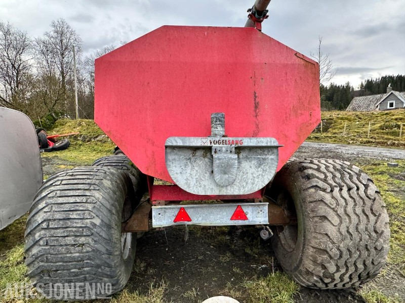 2005 MOI BG 8 Gjødselvogn m/Vogelsang spreder - Põllutööseade: pilt 4 2005 MOI BG 8 Gjødselvogn m/Vogelsang spreder - Põllutööseade: pilt 4