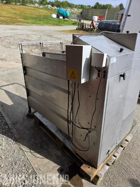 2006 Delaval CF150 Kalvefôringsautomat - En side for melk og en side for kraftfor. - Põllutööseade: pilt 2 2006 Delaval CF150 Kalvefôringsautomat - En side for melk og en side for kraftfor. - Põllutööseade: pilt 2