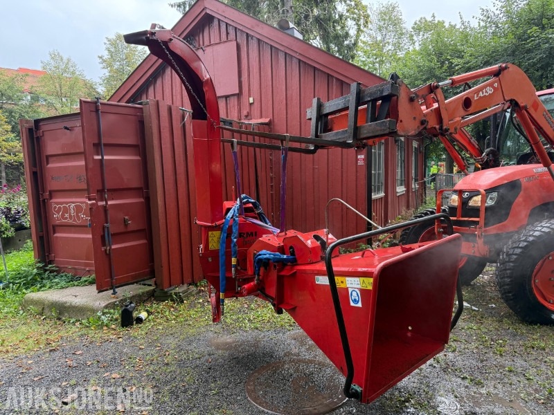 2010 Farmi CH180 flisekutter til traktor, lite brukt! - Põllutööseade: pilt 3 2010 Farmi CH180 flisekutter til traktor, lite brukt! - Põllutööseade: pilt 3