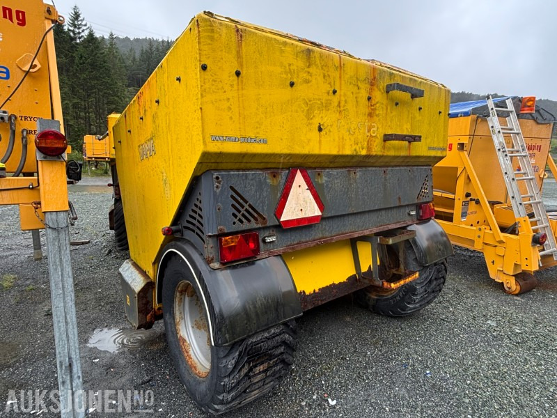 2013 Vama TH 5500 Etterhengende Spreder Traktor - Põllutööseade: pilt 3 2013 Vama TH 5500 Etterhengende Spreder Traktor - Põllutööseade: pilt 3