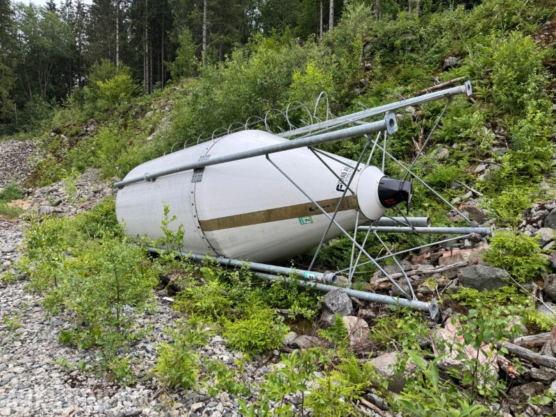 2014 2 stk Furab 26 m³ glassfibersiloer med innblåsingsrør og Flex90 kraftforskruer - Põllutööseade: pilt 2 2014 2 stk Furab 26 m³ glassfibersiloer med innblåsingsrør og Flex90 kraftforskruer - Põllutööseade: pilt 2