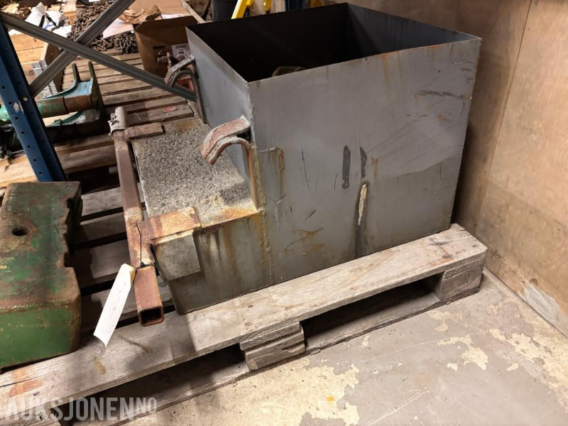 240KG LODD TIL TRAKTOR - Põllutööseade: pilt 1 240KG LODD TIL TRAKTOR - Põllutööseade: pilt 1