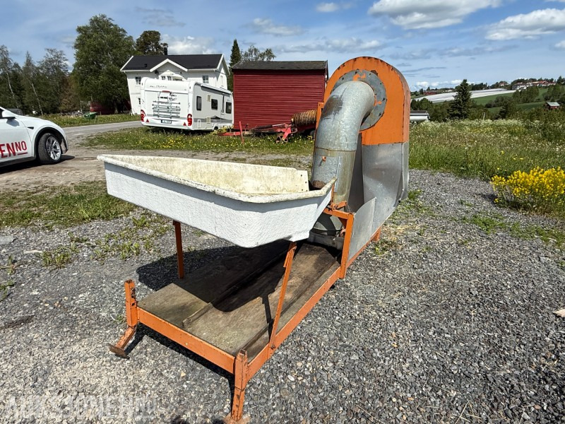 Bærrensker til traktor - brukt til solbær - Põllutööseade: pilt 2 Bærrensker til traktor - brukt til solbær - Põllutööseade: pilt 2