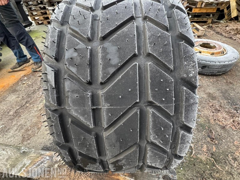 Dekk og felg 445/45 R19.5 – 8 bolta - Põllutööseade: pilt 4 Dekk og felg 445/45 R19.5 – 8 bolta - Põllutööseade: pilt 4