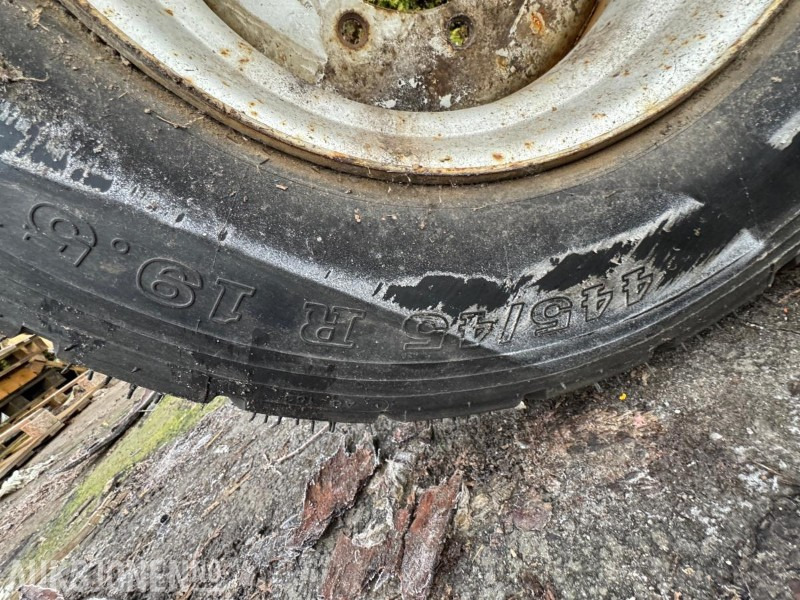 Dekk og felg 445/45 R19.5 – 8 bolta - Põllutööseade: pilt 2 Dekk og felg 445/45 R19.5 – 8 bolta - Põllutööseade: pilt 2