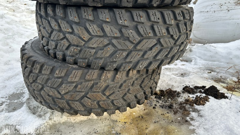 Põllutööseade Nokian Hakkapeliitta Tri piggdekk med felg til Deutz traktor: pilt 1