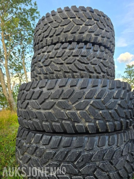 Nokian Hakkapelitta TRI med pigg - 4 stk - Põllutööseade: pilt 1 Nokian Hakkapelitta TRI med pigg - 4 stk - Põllutööseade: pilt 1