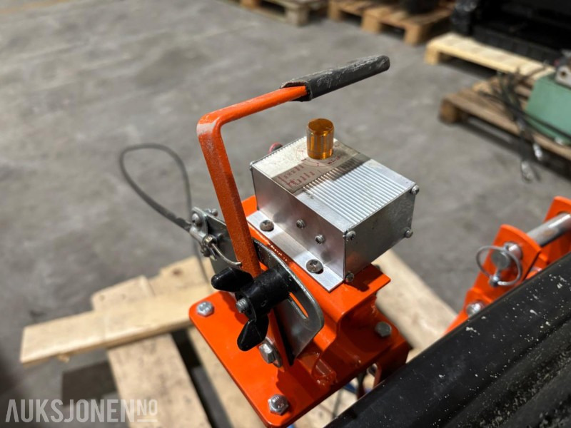 Sandspreder til traktor. 3punktfeste. Prototype - Põllutööseade: pilt 5 Sandspreder til traktor. 3punktfeste. Prototype - Põllutööseade: pilt 5