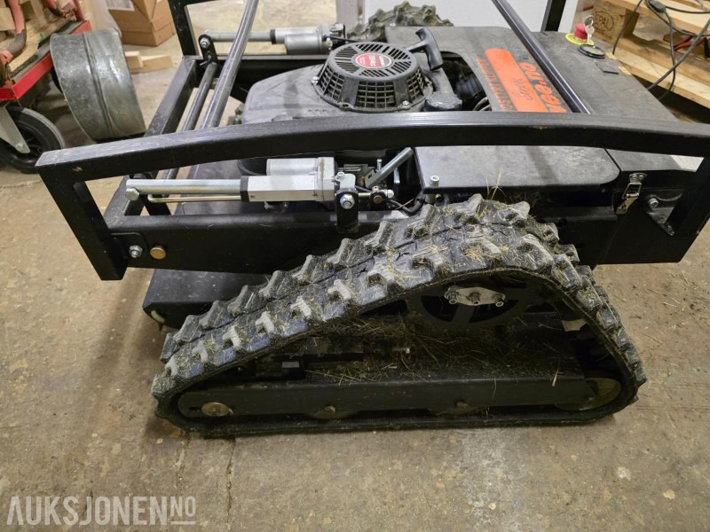 Serena LM-550 Fjernstyrt Plenklipper 9.hp Motor Med radio - Põllutööseade: pilt 2 Serena LM-550 Fjernstyrt Plenklipper 9.hp Motor Med radio - Põllutööseade: pilt 2