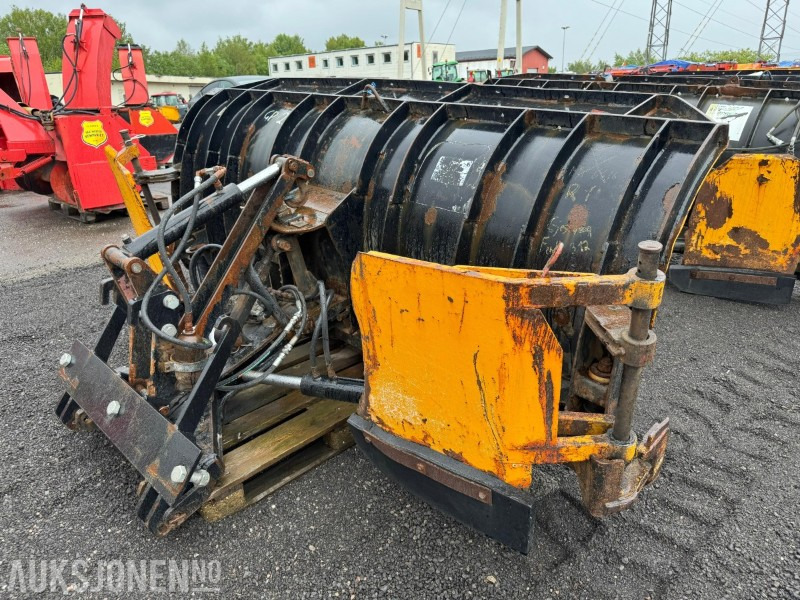 Tellefsdal K-blade 2700 | hydraulisk brøyteskjær med dobbel ving - Põllutööseade: pilt 3 Tellefsdal K-blade 2700 | hydraulisk brøyteskjær med dobbel ving - Põllutööseade: pilt 3