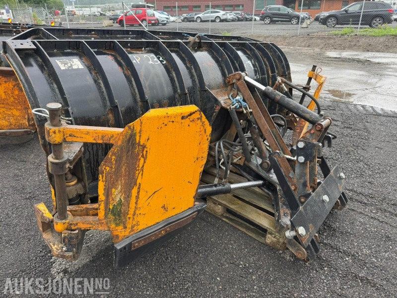 Tellefsdal K-blade 2700 | hydraulisk brøyteskjær med dobbel ving - Põllutööseade: pilt 4 Tellefsdal K-blade 2700 | hydraulisk brøyteskjær med dobbel ving - Põllutööseade: pilt 4