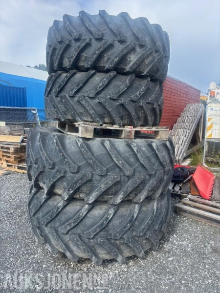 Trelleborg TM800 hjulsett – piggdekk til Valtra T-serie - Põllutööseade: pilt 1 Trelleborg TM800 hjulsett – piggdekk til Valtra T-serie - Põllutööseade: pilt 1