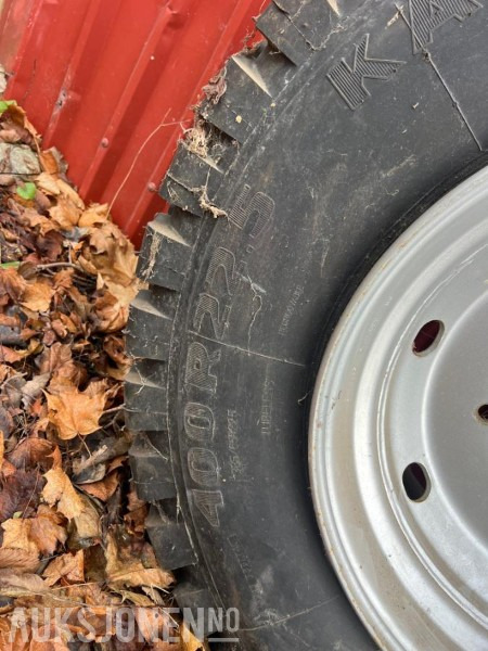 Ubrukt dekk med felg 400R 22,5 - 22,5x11,75 - Põllutööseade: pilt 4 Ubrukt dekk med felg 400R 22,5 - 22,5x11,75 - Põllutööseade: pilt 4
