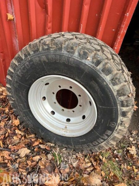 Ubrukt dekk med felg 400R 22,5 - 22,5x11,75 - Põllutööseade: pilt 2 Ubrukt dekk med felg 400R 22,5 - 22,5x11,75 - Põllutööseade: pilt 2