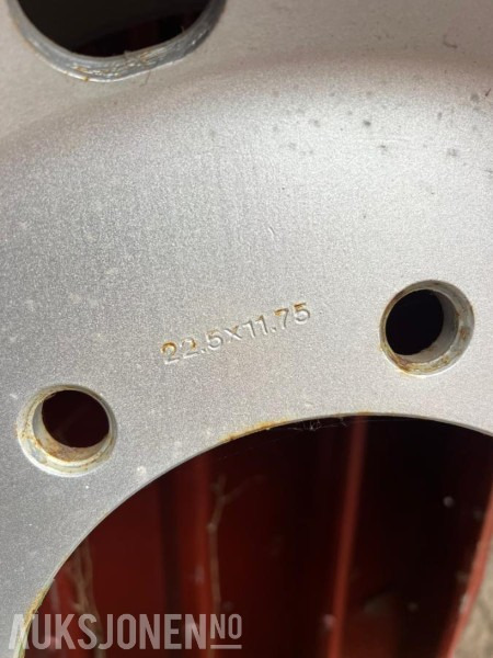 Ubrukt dekk med felg 400R 22,5 - 22,5x11,75 - Põllutööseade: pilt 5 Ubrukt dekk med felg 400R 22,5 - 22,5x11,75 - Põllutööseade: pilt 5