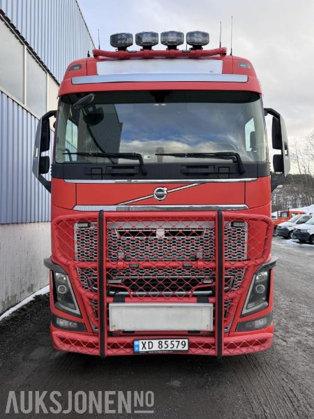 2015 Volvo FH 16 750 - 8x4 + 1 - Tridem pusher - Tungtrekker med 2015 Vang ATHLS 111+1 brønnhenger - Sadulveok: pilt 2 2015 Volvo FH 16 750 - 8x4 + 1 - Tridem pusher - Tungtrekker med 2015 Vang ATHLS 111+1 brønnhenger - Sadulveok: pilt 2