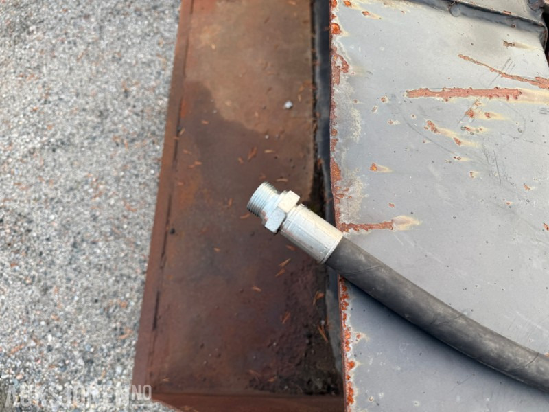 Strøskuffe traktor - Trima feste - Laaduri kopp: pilt 5 Strøskuffe traktor - Trima feste - Laaduri kopp: pilt 5