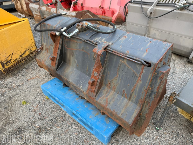 Strøskuffe traktor - Trima feste - Laaduri kopp: pilt 2 Strøskuffe traktor - Trima feste - Laaduri kopp: pilt 2