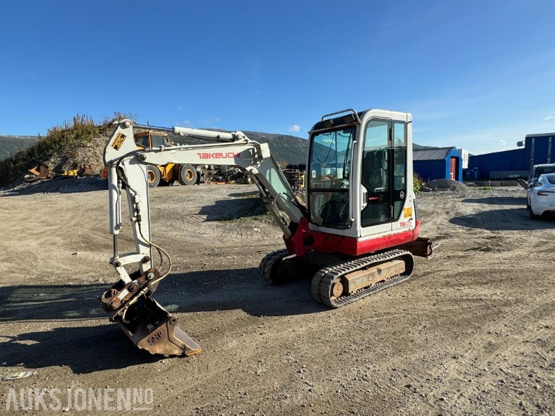 Takeuchi TB125 Gravemaskin - 3 Skuffer - 2.8T - 5105T - Ekskavaator: pilt 1 Takeuchi TB125 Gravemaskin - 3 Skuffer - 2.8T - 5105T - Ekskavaator: pilt 1