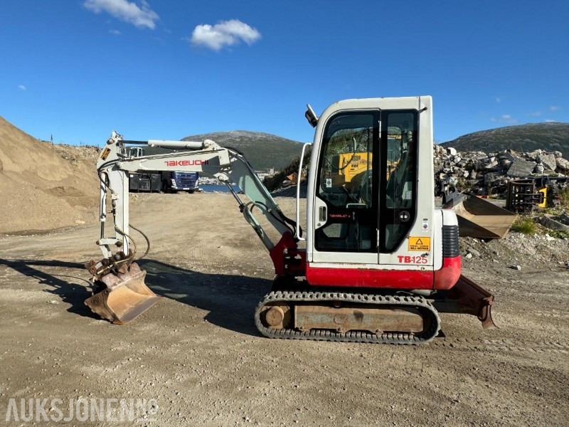 Takeuchi TB125 Gravemaskin - 3 Skuffer - 2.8T - 5105T - Ekskavaator: pilt 2 Takeuchi TB125 Gravemaskin - 3 Skuffer - 2.8T - 5105T - Ekskavaator: pilt 2