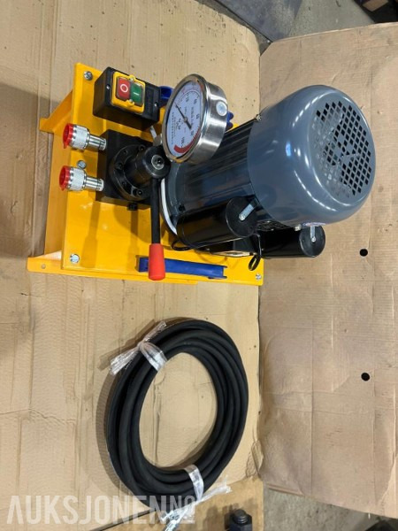 70 TONN HYDRAULISK PRESSE TIL BELTEBOLTER OG FORINGER 220V - Tööstusmasin: pilt 3 70 TONN HYDRAULISK PRESSE TIL BELTEBOLTER OG FORINGER 220V - Tööstusmasin: pilt 3