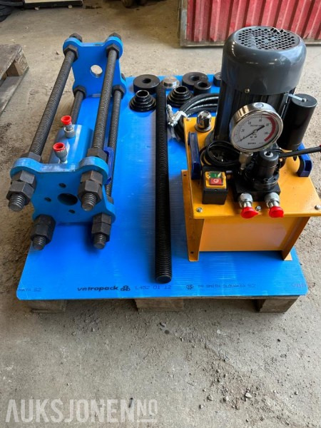 70 TONN HYDRAULISK PRESSE TIL BELTEBOLTER OG FORINGER 220V - Tööstusmasin: pilt 2 70 TONN HYDRAULISK PRESSE TIL BELTEBOLTER OG FORINGER 220V - Tööstusmasin: pilt 2