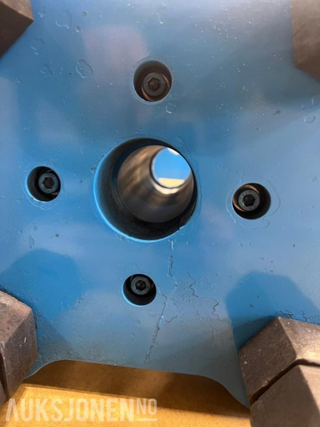 70 TONN HYDRAULISK PRESSE TIL BELTEBOLTER OG FORINGER 220V - Tööstusmasin: pilt 5 70 TONN HYDRAULISK PRESSE TIL BELTEBOLTER OG FORINGER 220V - Tööstusmasin: pilt 5