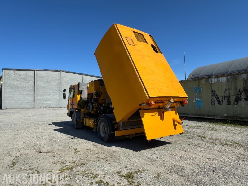 1998 Volvo FL614 feiebil m/ Johnston-Beam S5000 | 135 965 km | 4 638 t | Automat - Veoauto: pilt 5 1998 Volvo FL614 feiebil m/ Johnston-Beam S5000 | 135 965 km | 4 638 t | Automat - Veoauto: pilt 5