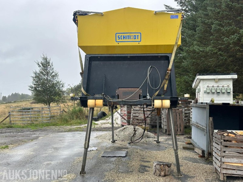 2015 Schmidt Stratos B90 sand/salt spreder lastebilmontert - 9 m3 kapasitet - Veoauto: pilt 2 2015 Schmidt Stratos B90 sand/salt spreder lastebilmontert - 9 m3 kapasitet - Veoauto: pilt 2